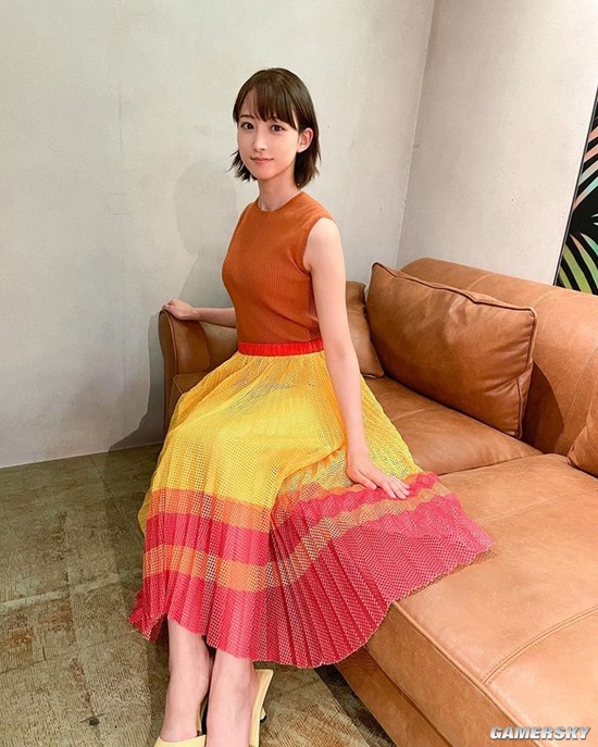 她是懂姿势的 日本9头身美女主播秀极致身材