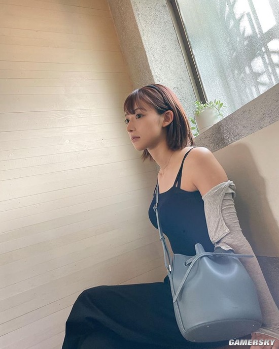 她是懂姿势的 日本9头身美女主播秀极致身材