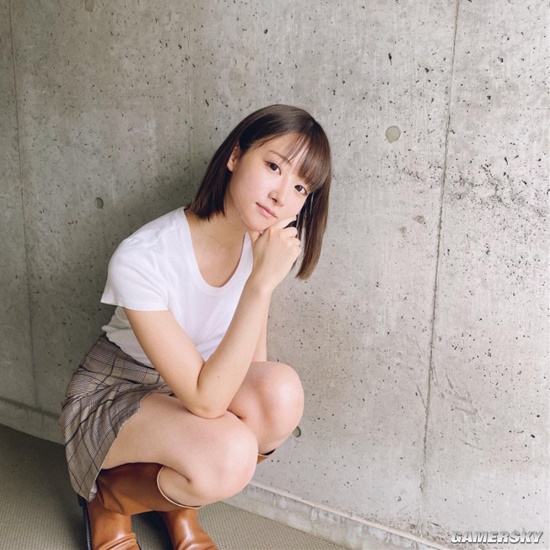 她是懂姿势的 日本9头身美女主播秀极致身材