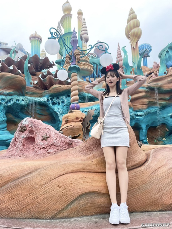 她是懂姿势的 日本9头身美女主播秀极致身材