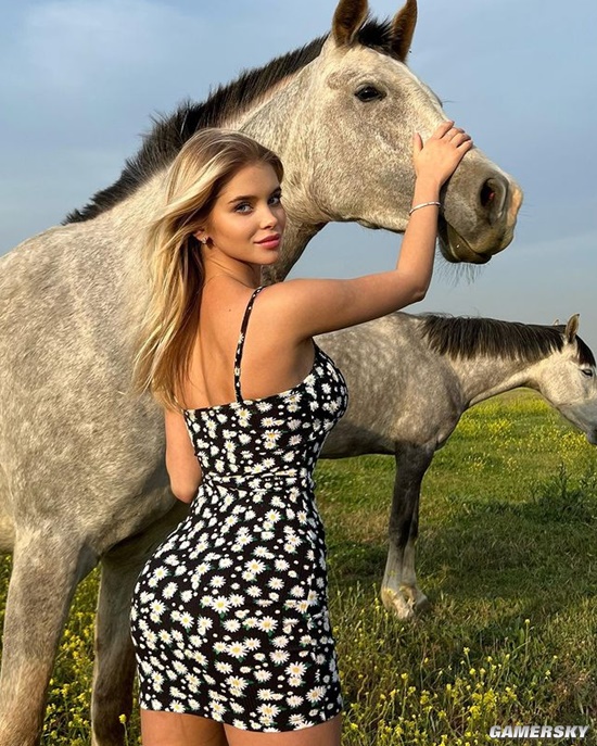 身材娇小但火辣非凡 人美声甜的99年俄罗斯嫩模