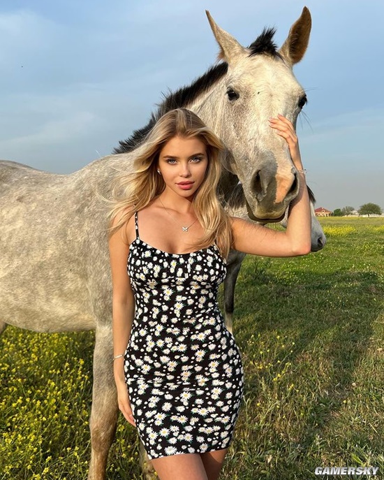 身材娇小但火辣非凡 人美声甜的99年俄罗斯嫩模