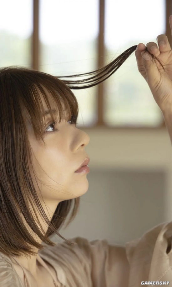 魅力无法拒绝 成为人妻后再拍写真的日本女星