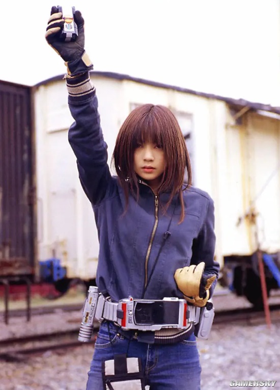 魅力无法拒绝 成为人妻后再拍写真的日本女星