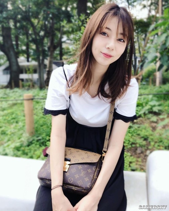 魅力无法拒绝 成为人妻后再拍写真的日本女星