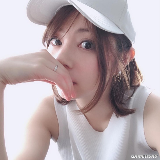 魅力无法拒绝 成为人妻后再拍写真的日本女星