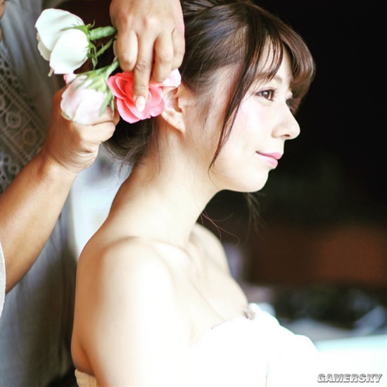 魅力无法拒绝 成为人妻后再拍写真的日本女星