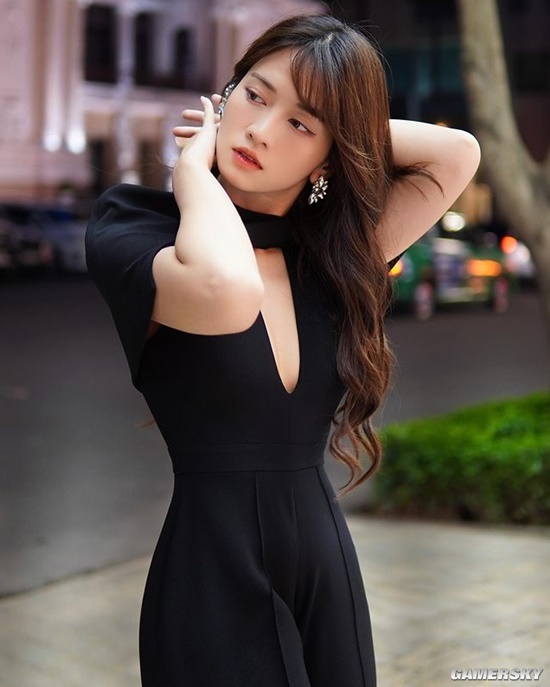 身材火辣的冷艳御姐 越南健身美女腰臀比迷人