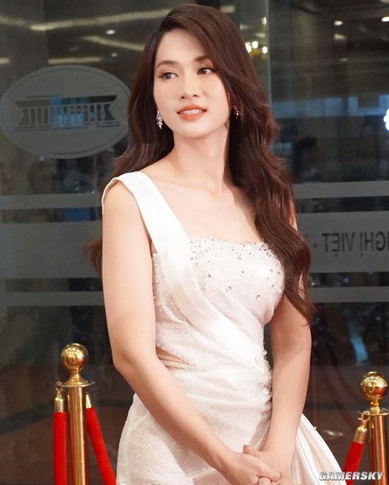 身材火辣的冷艳御姐 越南健身美女腰臀比迷人