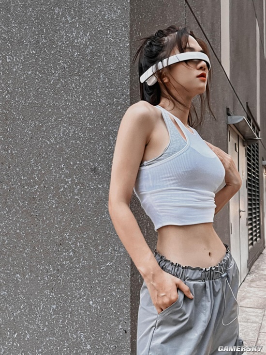 身材火辣的冷艳御姐 越南健身美女腰臀比迷人