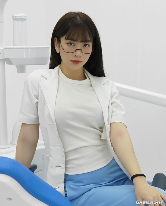 身材火辣的冷艳御姐 越南健身美女腰臀比迷人