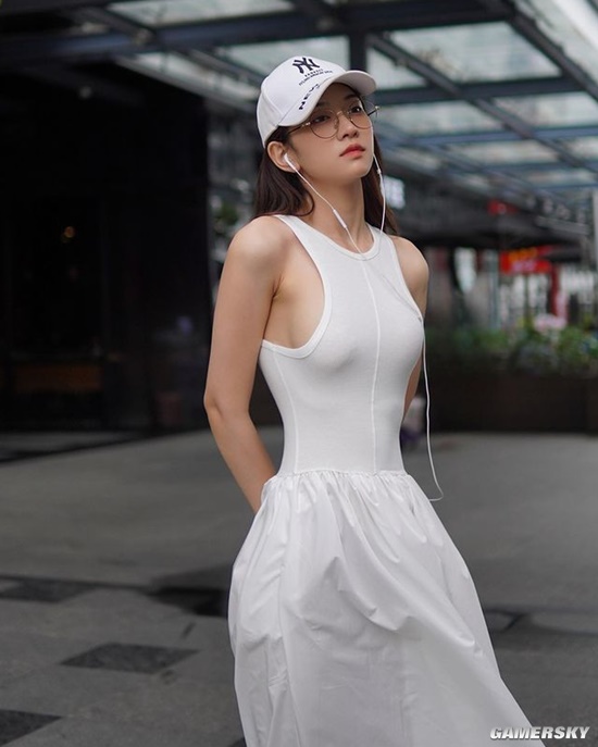 身材火辣的冷艳御姐 越南健身美女腰臀比迷人