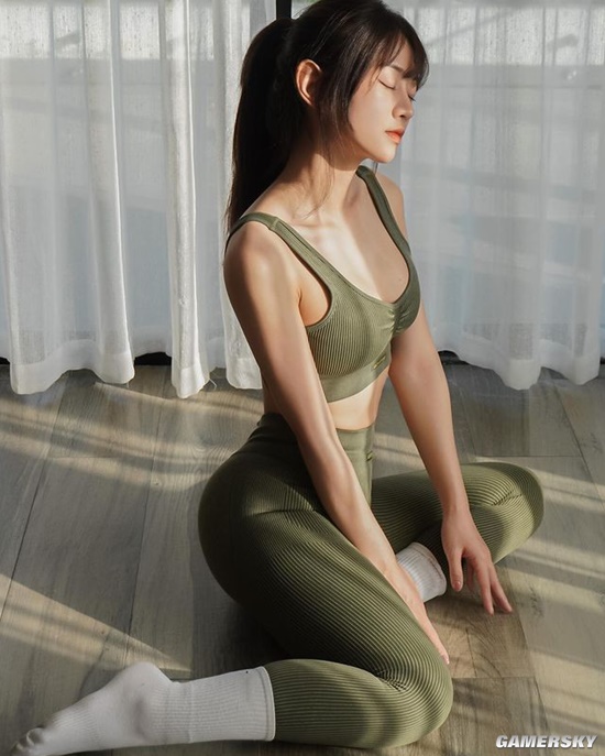 身材火辣的冷艳御姐 越南健身美女腰臀比迷人