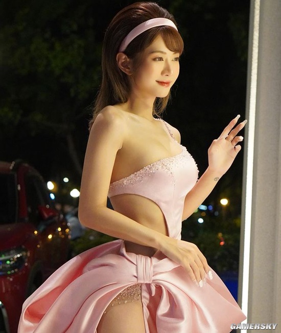 身材火辣的冷艳御姐 越南健身美女腰臀比迷人