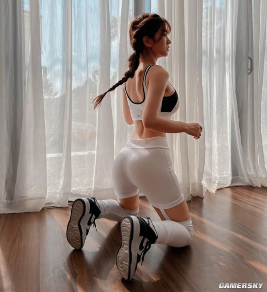 身材火辣的冷艳御姐 越南健身美女腰臀比迷人