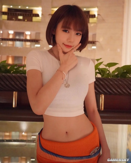 可爱脸蛋和魔鬼身材 大马女神林明祯大秀纤腰-皮皮兔动漫