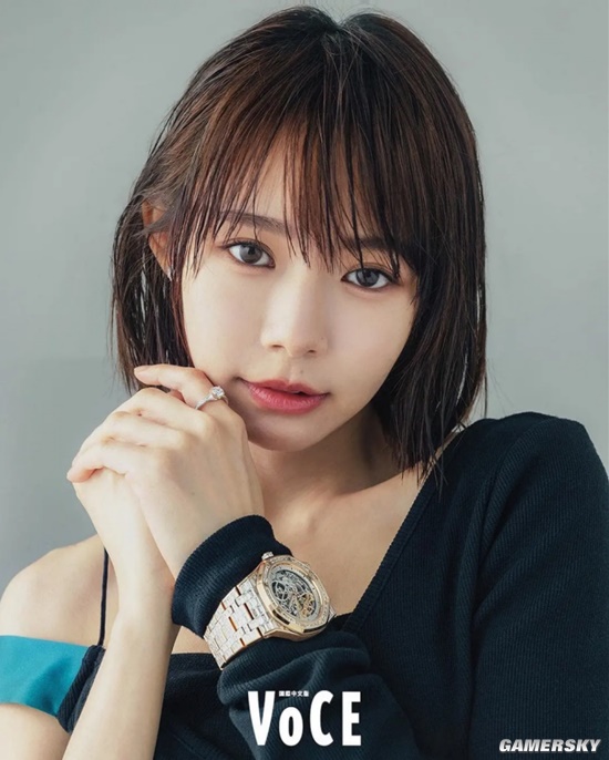 可爱脸蛋和魔鬼身材 大马女神林明祯大秀纤腰