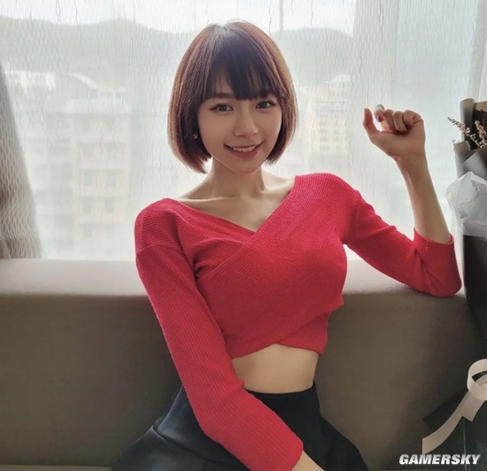 可爱脸蛋和魔鬼身材 大马女神林明祯大秀纤腰