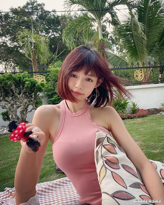 可爱脸蛋和魔鬼身材 大马女神林明祯大秀纤腰