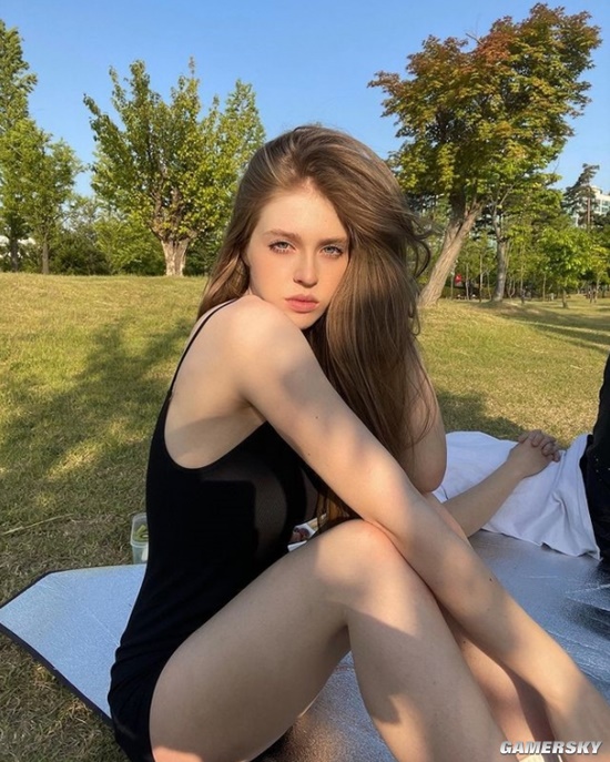 精致颜值+肉感身材 远嫁韩国的俄罗斯人妻正妹-皮皮兔动漫