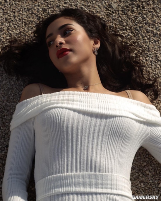 人美声甜的电竞美女 《Dota2》女主播“约旦妹”