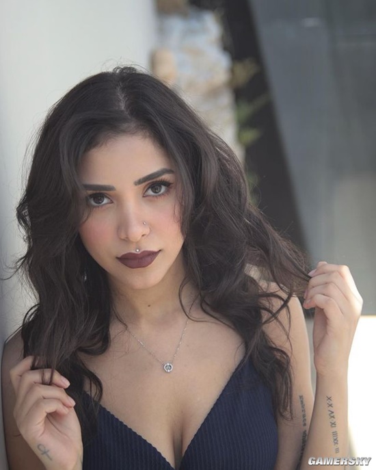 人美声甜的电竞美女 《Dota2》女主播“约旦妹”