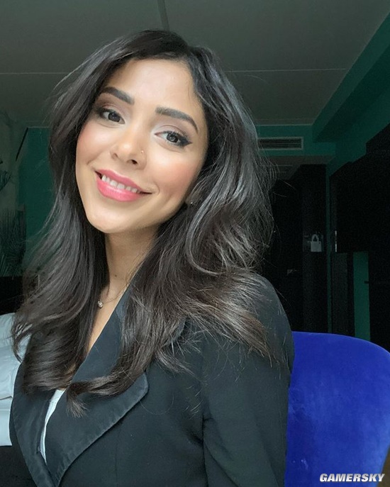 人美声甜的电竞美女 《Dota2》女主播“约旦妹”