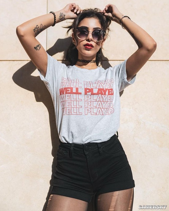 人美声甜的电竞美女 《Dota2》女主播“约旦妹”