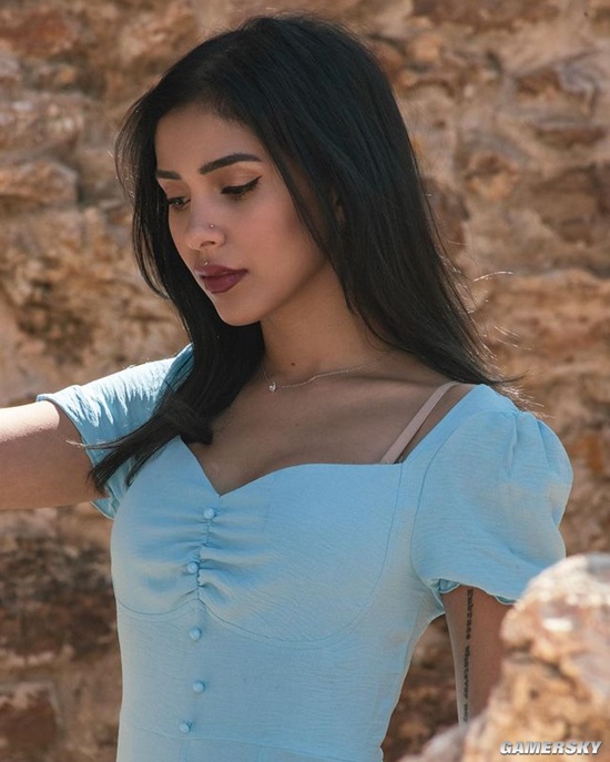 人美声甜的电竞美女 《Dota2》女主播“约旦妹”