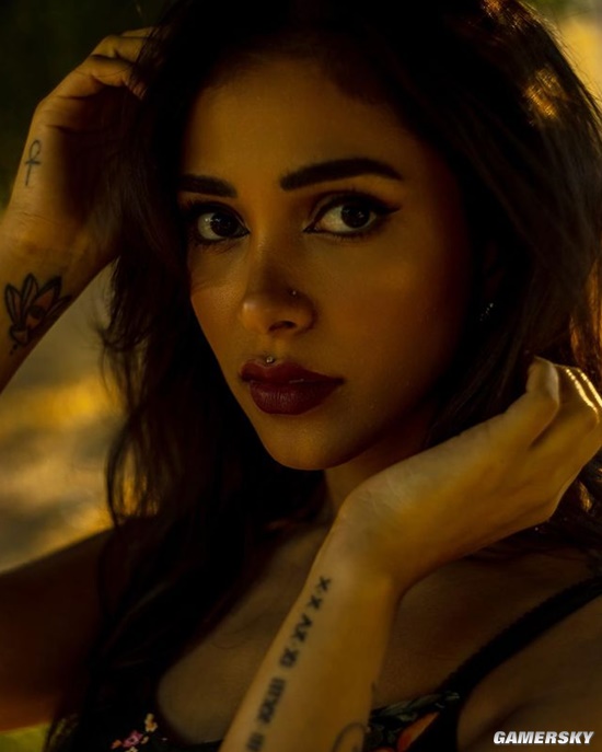 人美声甜的电竞美女 《Dota2》女主播“约旦妹”