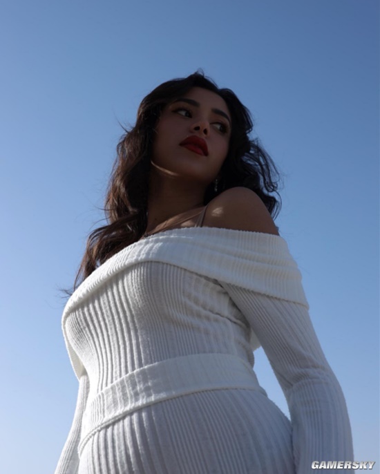 人美声甜的电竞美女 《Dota2》女主播“约旦妹”