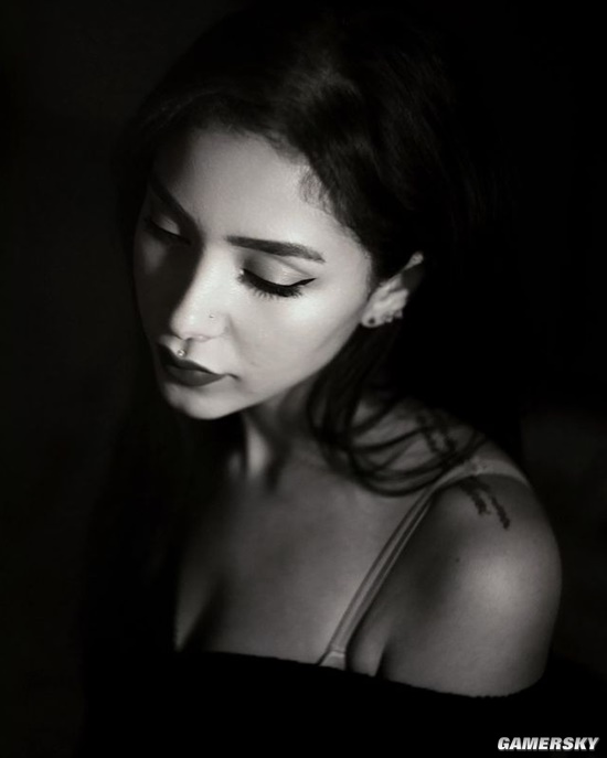 人美声甜的电竞美女 《Dota2》女主播“约旦妹”