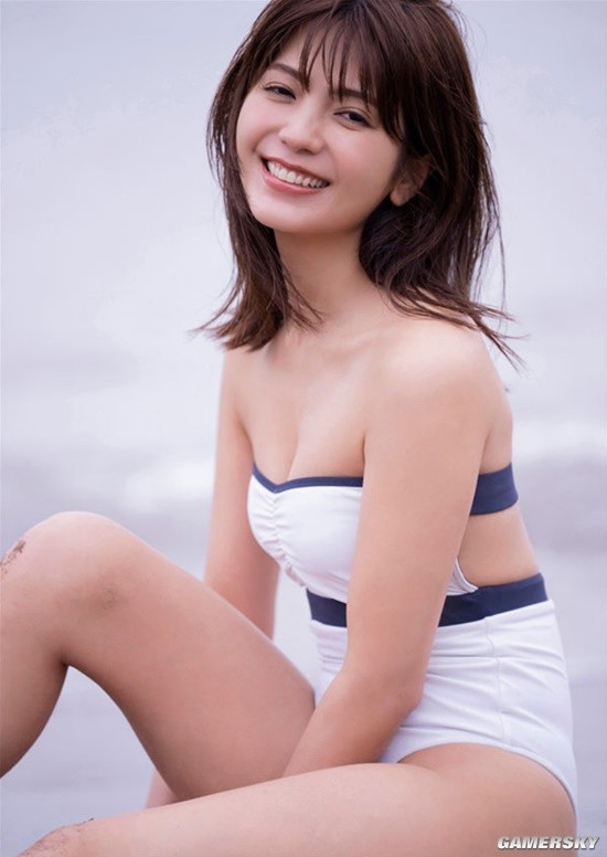 冲绳美女南里美希 第二本写真带来成熟慵懒气息