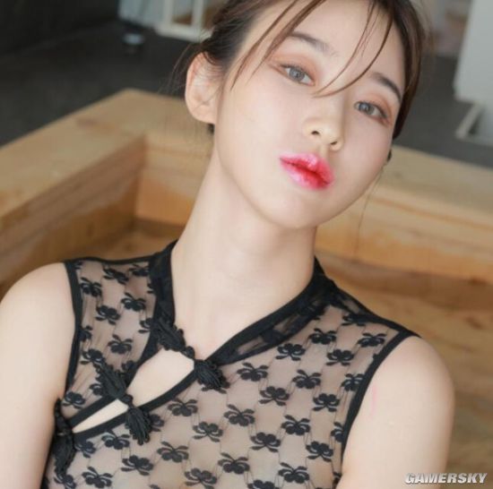 颜值妩媚的E级美人 韩国辣模转行开内衣店当老板娘