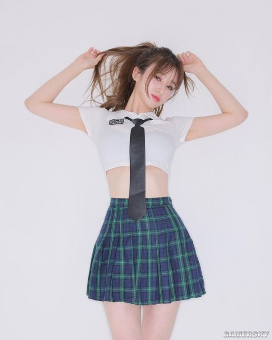 颜值妩媚的E级美人 韩国辣模转行开内衣店当老板娘