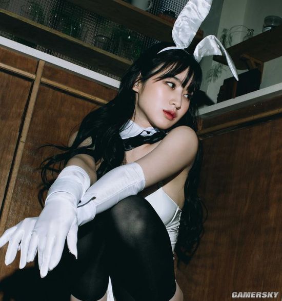 颜值妩媚的E级美人 韩国辣模转行开内衣店当老板娘