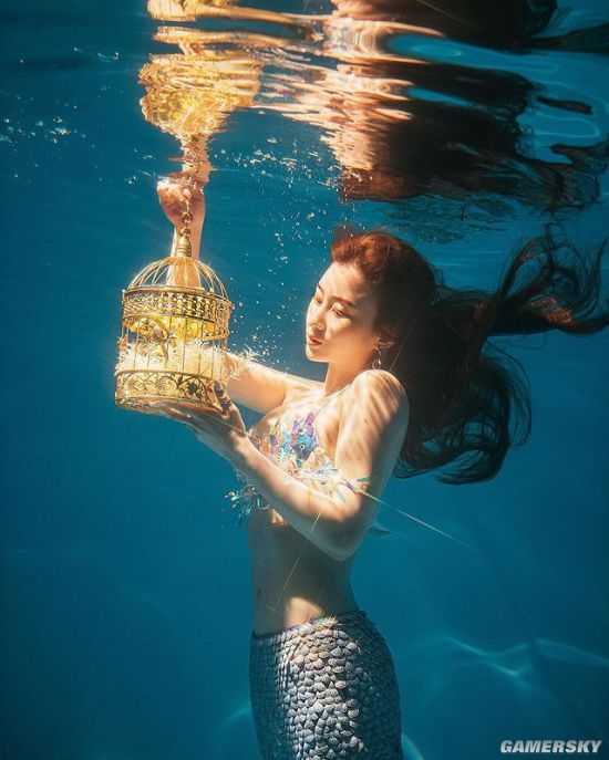 颜值妩媚的E级美人 韩国辣模转行开内衣店当老板娘