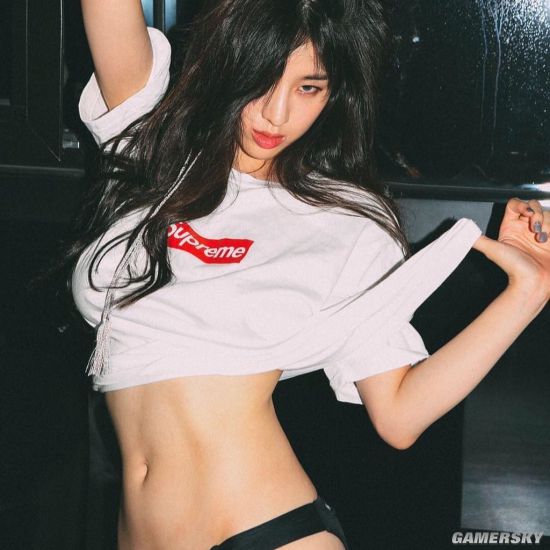 颜值妩媚的E级美人 韩国辣模转行开内衣店当老板娘