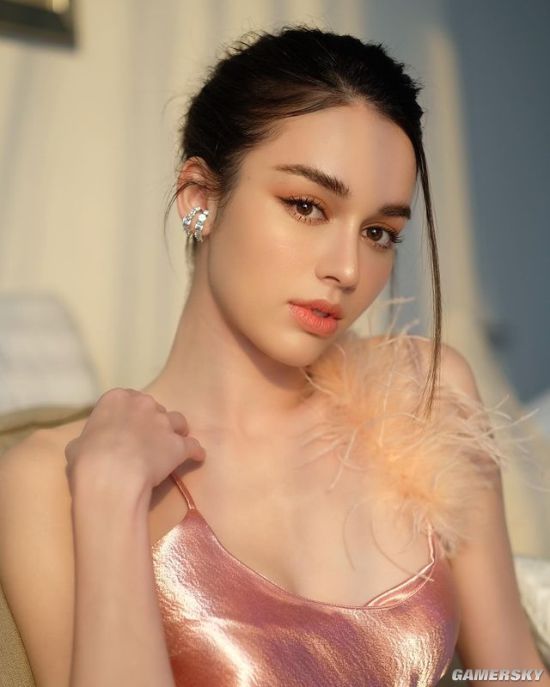 欧美风的御姐 泰德混血正妹堪称人间芭比