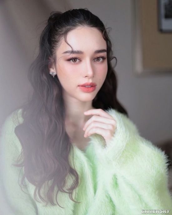 欧美风的御姐 泰德混血正妹堪称人间芭比