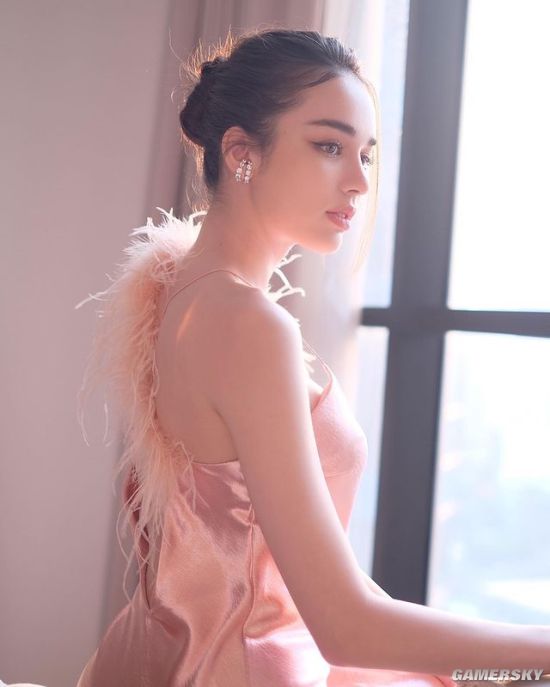 欧美风的御姐 泰德混血正妹堪称人间芭比