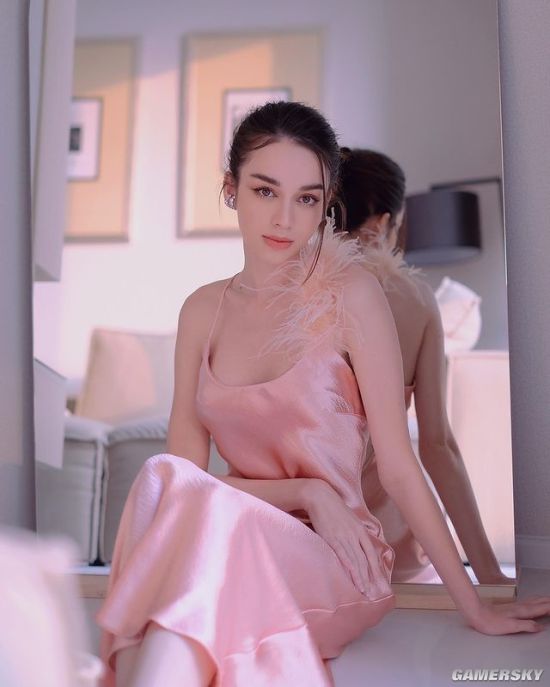 欧美风的御姐 泰德混血正妹堪称人间芭比