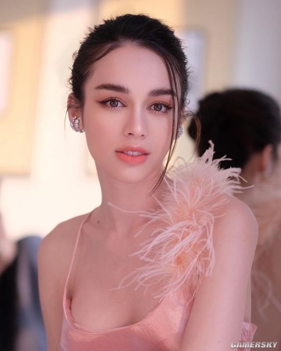 欧美风的御姐 泰德混血正妹堪称人间芭比