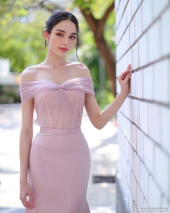 欧美风的御姐 泰德混血正妹堪称人间芭比