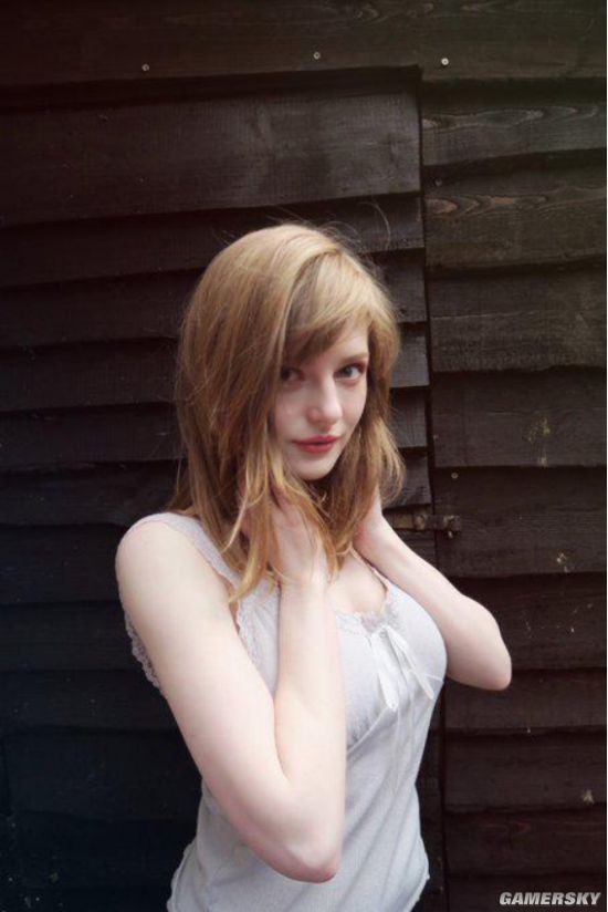 《生化危机4》重制版Ashley的脸模 荷兰模特Ella Freya