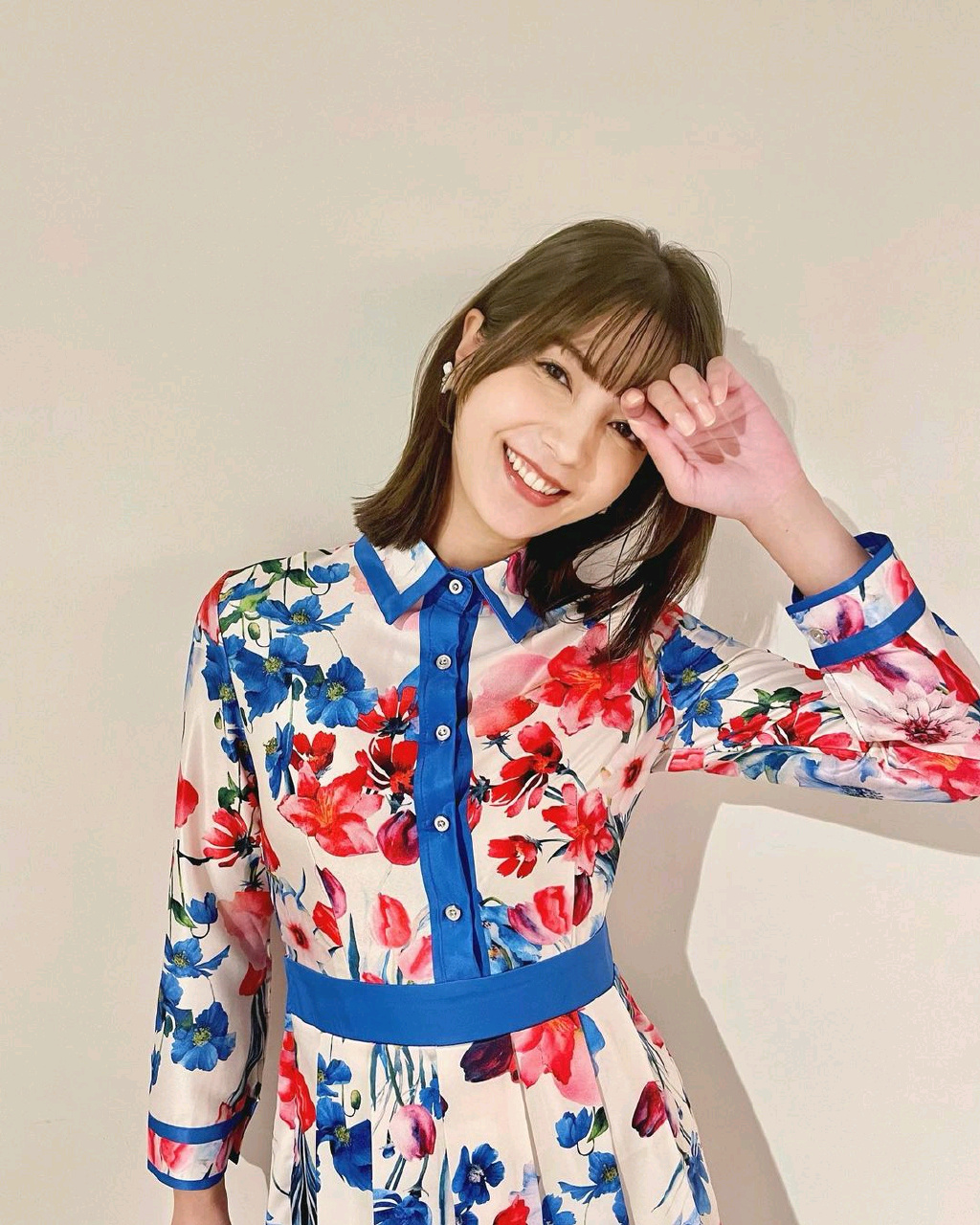 冲绳美女南里美希 第二本写真带来成熟慵懒气息