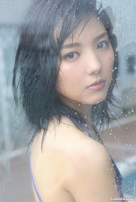 世界杯“大嫂团” 日本顶级清纯系美女真野惠里菜