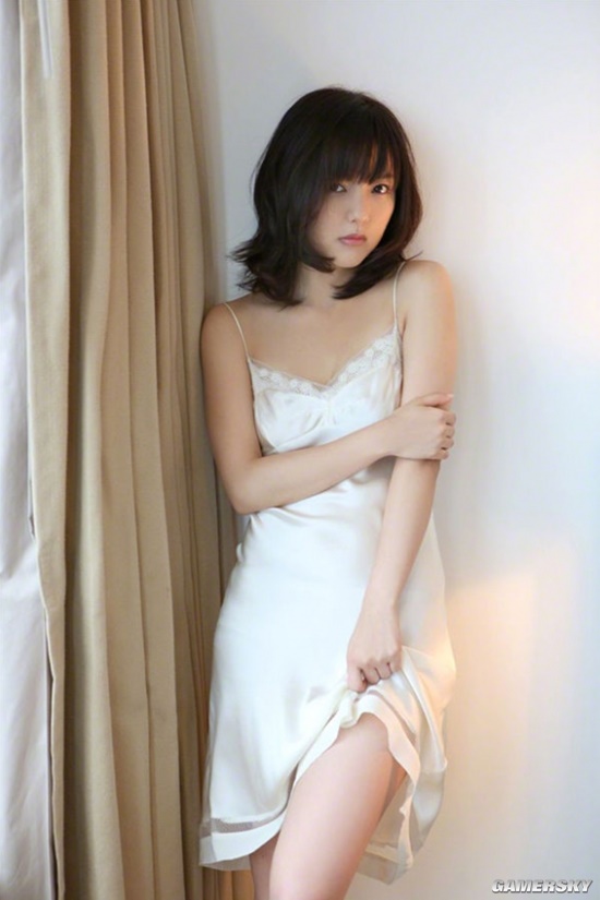 世界杯“大嫂团” 日本顶级清纯系美女真野惠里菜