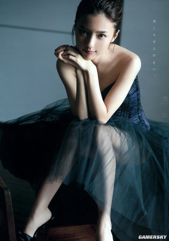 世界杯“大嫂团” 日本顶级清纯系美女真野惠里菜