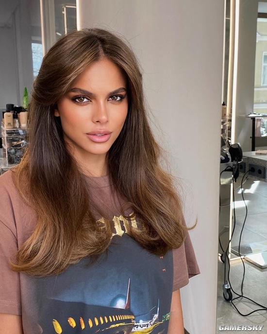 极致比例的身体 俄罗斯“亡命女神”身材惹火-皮皮兔动漫